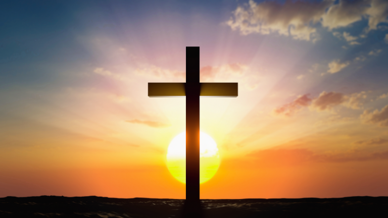 Jose Eduardo De Oliveira e Silva destaca o Rosário como arma espiritual, expressão viva de memória e caridade que permanecem.